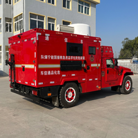 Véhicule de communication tout-terrain 4x4 haute capacité de franchissement, véhicule de commandement mobile diesel, transport de secours rouge