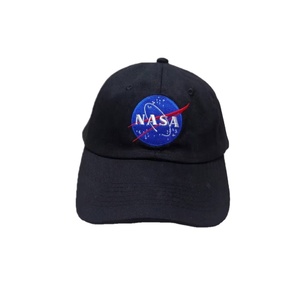 Casquette de baseball en coton brodée avec le logo de la NASA, caractéristique du tissu courant - Product Image 1