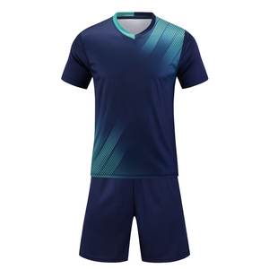 Hoogwaardige op maat gemaakte polyester voetbaltenues met V-hals, korte mouwen, sneldrogend, gestreept, digitaal bedrukt, met kraalversiering - Product Image 3
