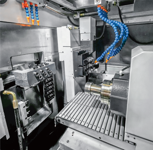 Machine à tournage, perçage et taraudage CNC de type suisse HANSUN pour composants d'équipements médicaux HS-32Z-DY - Product Image 2