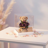 Bouquet de roses éternelles en gros pour la remise des diplômes, avec ours en peluche, boîte cadeau en acrylique transparent, arrangement floral durable, panier en rotin long