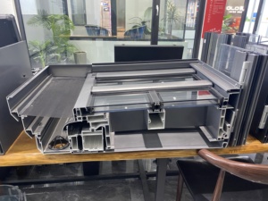 Cửa xếp trượt bằng kính cường lực nhôm cách nhiệt CHANGYI - Product Image 3