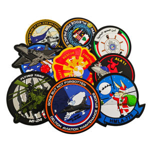 Badge en PVC personnalisé moulé sur mesure en caoutchouc souple 2D avec support à crochet en silicone et chlorure de polyvinyle - Product Image 1