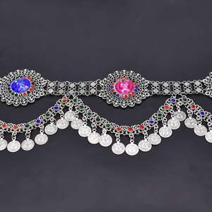 Cinturón de cadena de metal con medallón de diamantes de imitación bohemio con guirnaldas y monedas - Product Image 5