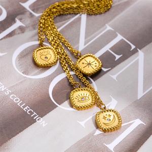 Collier pendentif carré vintage pour femme plaqué or 18 carats <span class=keywords><strong>avec</strong></span> motifs lune, étoile, cœur et mauvais œil - Acier inoxydable - Product Image 1
