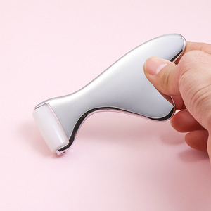 Rullo Massaggiante Viso in Quarzo Rosa Naturale e Giada, Rullo in Metallo Guasha <span class=keywords><strong>per</strong></span> Sbiancamento e Lifting del Viso - Product Image 3