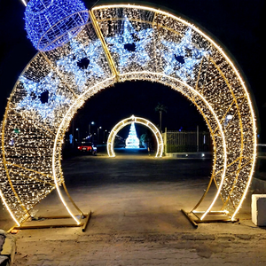 L'arche lumineuse blanche chaude pour les fêtes ajoute une touche d'élégance à l'entrée des hôtels, des jardins, des centres commerciaux et des événements hivernaux. - Product Image 1