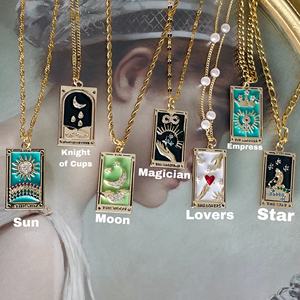 Étoile lune soleil <span class=keywords><strong>chevalier</strong></span> de tasses hypoallergénique Rectangle signe <span class=keywords><strong>du</strong></span> <span class=keywords><strong>zodiaque</strong></span> céleste plaqué <span class=keywords><strong>or</strong></span> carte Tarot pendentif de pont collier - Product Image 3