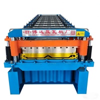 Machine de profilage de tôles de toiture et de profilés à joint debout autobloquants, pour la formage de tuiles en acier coloré, avec composants à engrenages
