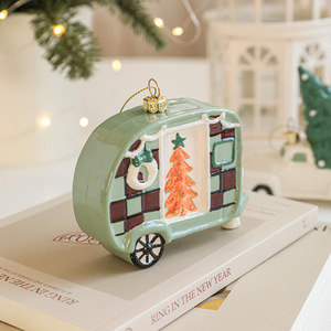 Nuevas Decoraciones Navideñas de Plástico Verde y Blanco, Adornos Colgantes Creativos y Modernos para Árboles de Navidad - Product Image 4