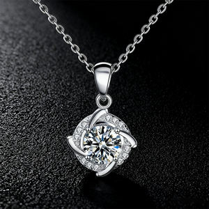 Collar de Moissanita con Diseño de Molino de Viento, Plata de Ley 925, Colgante de 1 Quilate - Product Image 4