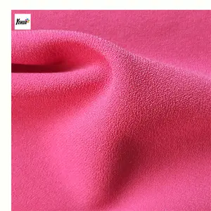 Échantillon gratuit de tissu en mousseline de soie froissée et plissée en polyester doux pour robes