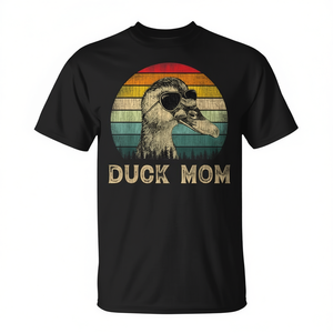 T-shirt vintage Duck Mom per gli amanti delle anatre, regalo per la festa della mamma - Product Image 2