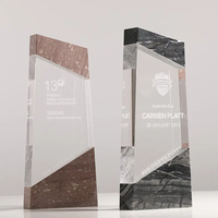 Trophée géométrique moderne en marbre avec base en pierre de marbre naturel pour la reconnaissance d'entreprise et les cérémonies de luxe – Trophée en cristal