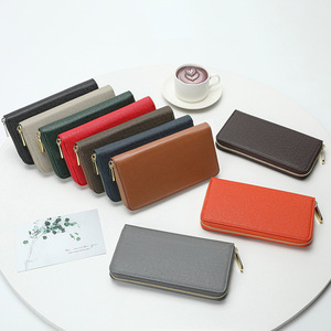 <span class=keywords><strong>Portafoglio</strong></span> Lungo Personalizzato <span class=keywords><strong>Verde</strong></span> per Uomo e <span class=keywords><strong>Donna</strong></span>, Borsellino Lungo con Logo in Pelle a Grana Incrociata - Product Image 1