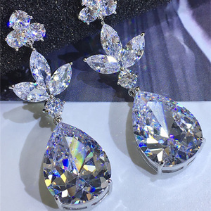 Orecchini Pendenti a Goccia Grande Argento con Pietre Scintillanti per Donna, Gioielli alla Moda per Feste e Uso Quotidiano - Product Image 1