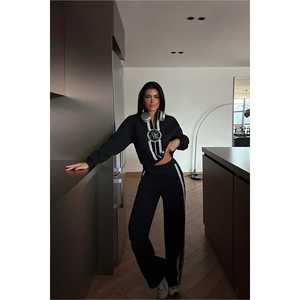 Ensemble de survêtement en velours noir Margo, design personnalisé, détails en dentelle, respirant, 2 pièces, à capuche, pour jogging/gym, hiver, logo imprimé - Product Image 3