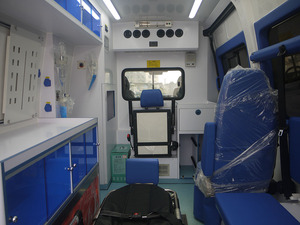 NAVECO Ousheng 4x2 Voiture d'ambulance diesel personnalisée à bon prix Véhicule médical de sauvetage d'urgence Surveillance en temps réel - Product Image 6