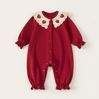 Mono de bebé niña de manga larga rojo con cuello de ganchillo bordado de fresa para primavera y otoño, atuendo festivo para exteriores, recién llegado