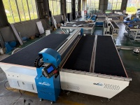 Machine de découpe semi-automatique pour verre feuilleté PVB EVA, film Low-E et marquage laser pour verre feuilleté architectural