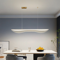 Lustre de restaurant moderne avec aile d'ange dorée Lampe suspendue créative en forme de plume pour pâtisserie Suspension à hauteur réglable