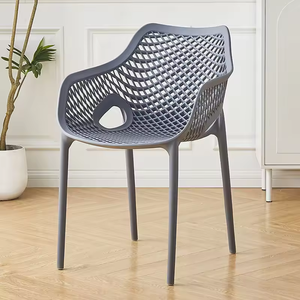 Chaises d'extérieur modernes empilables en <span class=keywords><strong>plastique</strong></span> résistant aux intempéries pour café, patio, terrasse et salle à manger – Vente en gros directe usine à prix abordable - Product Image 1