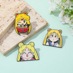En gros, badges métalliques et épingles de revers en émail, thème <span class=keywords><strong>Sailor</strong></span> <span class=keywords><strong>Moon</strong></span> dessin animé mignon, pour la décoration de vêtements et la collection - Product Image 3