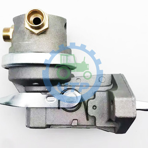 Nuevo Producto Marca Propia RE66153 para Tractor 110 120 310E 410E 450G 455G 550G 555G 6403 6603 7505 450J Bomba - Product Image 1