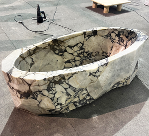 Vasca da Bagno in Marmo Calacatta Viola di Design Elegante e di Alta Gamma, Forma Irregolare, Arredo Bagno <span class=keywords><strong>per</strong></span> Ville, Hotel e Appartamenti - Product Image 4