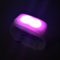 Couleur personnalisée Evénement Bracelet promotionnel Bracelet en plastique led télécommandé Concert Sports Bracelet led