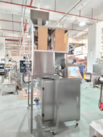 Machine de remplissage et d'emballage multifonctionnelle automatique VFFS de 1 kg pour poudre alimentaire, amidon, café, thé au lait, poivre noir avec PLC