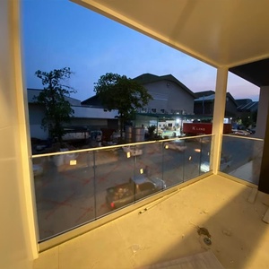 Nouveau U canal balcon verre sans cadre garde-corps en <span class=keywords><strong>aluminium</strong></span> Extrusion verre trempé <span class=keywords><strong>pour</strong></span> <span class=keywords><strong>terrasse</strong></span> <span class=keywords><strong>barre</strong></span> d'appui personnalisée 304sus main courante - Product Image 3