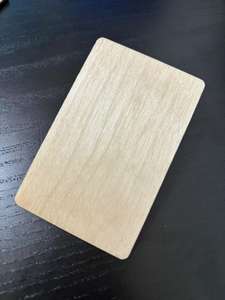 Tarjetas de Control de Acceso Inteligentes Reutilizables de Madera Verde con Chip RFID NFC para Pagos y Membresías - Product Image 5