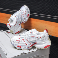 Nouveaux styles de baskets décontractées et tendance pour hommes, style marche, baskets épaisses, catalogues de chaussures personnalisables 2026, à prix abordable