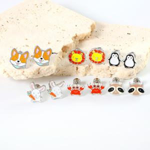 Boucles d'oreilles personnalisées en forme d'animaux pour enfants, bijoux fantaisie en acier inoxydable, adorables pingouins et lapins, boucles d'oreilles à visser en émail pour enfants - Product Image 1