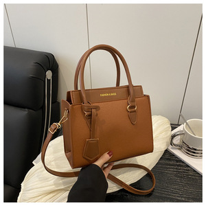 Sac <span class=keywords><strong>à</strong></span> <span class=keywords><strong>main</strong></span> carré petit et simple <span class=keywords><strong>à</strong></span> bandoulière <span class=keywords><strong>tendance</strong></span> pour femmes en couleur unie 2026 - Product Image 5