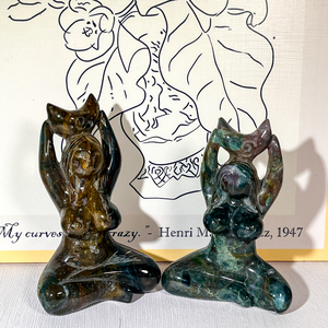Alta calidad Natural tallado a mano océano jaspe <span class=keywords><strong>Madre</strong></span> Tierra Yoga señora diosa levantar la luna estatuas cristal gente para la curación - Product Image 1