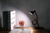 Lámpara de Mesa LED Moderna con Cuello de Cisne Flexible, Inalámbrica, Recargable por CA, Control por Interruptor, de Metal y ABS, Ideal para Estudio