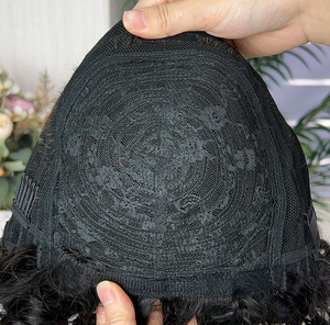 Perruque courte bouclée Omotola de 10 pouces, fabriquée à la machine, 100 % cheveux humains Remy, style naturel, transparente, peut être teinte/permanente <span class=keywords><strong>avec</strong></span> <span class=keywords><strong>frange</strong></span> - Product Image 5