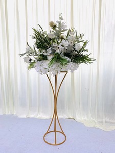 Estante <span class=keywords><strong>de</strong></span> flores dorado <span class=keywords><strong>de</strong></span> plomo para boda, canasta <span class=keywords><strong>de</strong></span> flores <span class=keywords><strong>de</strong></span> Metal, Triángulo Dorado alto, soporte <span class=keywords><strong>de</strong></span> flores para centros <span class=keywords><strong>de</strong></span> mesa <span class=keywords><strong>de</strong></span> decoración <span class=keywords><strong>de</strong></span> boda - Product Image 4