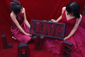 Ide hadiah pacar mewah wanita bunga mawar yang diawetkan hadiah ulang tahun spesial hadiah pacar hadiah cinta untuk pacar perempuan