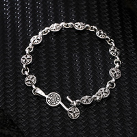 Bracelet unisexe rétro en alliage épais plaqué style punk vintage avec breloque croix et dés en métal pour hommes et femmes