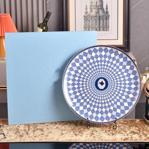 Vente à prix réduit de plaques de service rondes en porcelaine fine de luxe européenne de haute qualité, écologiques, de 16 pouces - Product Image 4