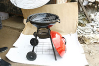 Nouveauté : Barbecue au charbon de bois avec fumoir décalé, chariot à baril robuste