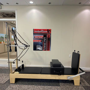 Tendance 2025 Yoga Exercise Professional Studio Réformateur de Pilates en érable robuste avec Half Towe Commercial - Product Image 1