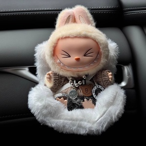 Diffuseur d'air et décoration de siège pour voiture Labubu, poupée en peluche en plastique, clip de ventilation, vente en gros - Product Image 3
