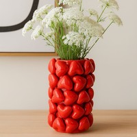 Sculpture en relief 3D de forme personnalisée Art déco moderne, vase à fleurs en céramique rouge en forme de cœur, hydroponique, pour la maison, décoration de mariage