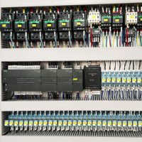 Boîtier de distribution d'énergie pour usage industriel, armoire de contrôle de température constante à conversion de fréquence OEM, armoire de contrôle PLC personnalisée