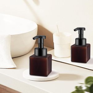 Bouteille en plastique ronde sans air de 250 ml avec pompe pour savon moussant pour les mains et le corps, couleur personnalisée, matériau PETG, vente en gros - Product Image 4