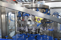 Machine de remplissage automatique de boissons gazeuses, énergisantes, non alcoolisées, en canettes en plastique et en aluminium